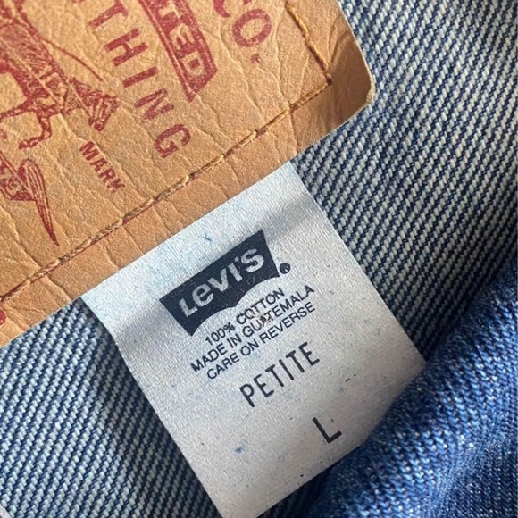 Levi’s Denim Jacket - Picture 2 of 3